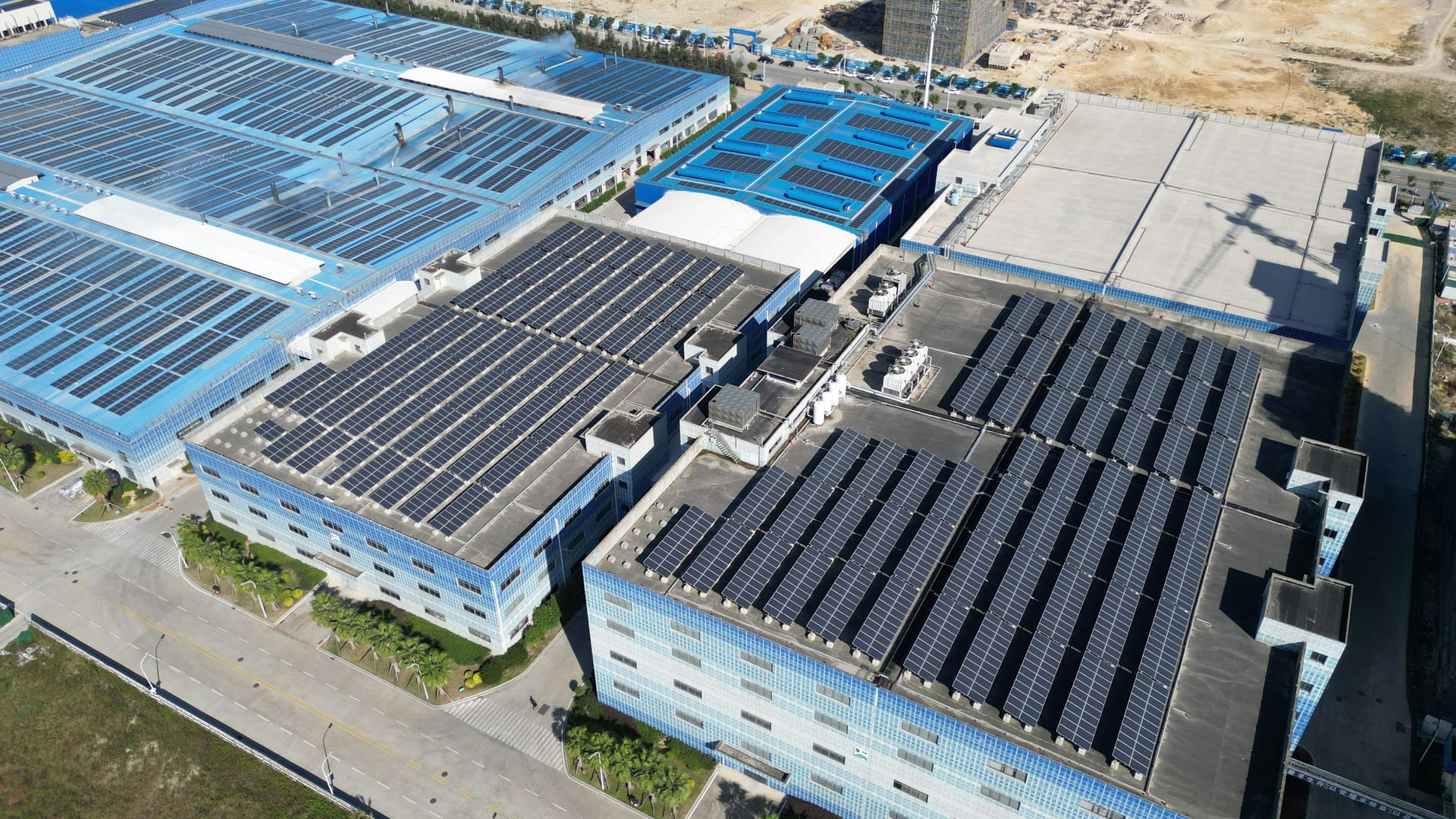 LEADER MONDIALE NEI PRODOTTI FOTOVOLTAICI